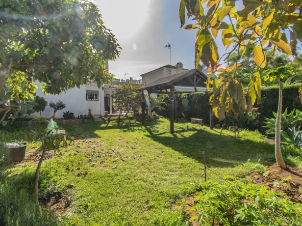 R4292560 01