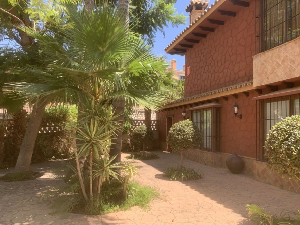 R4386514 01