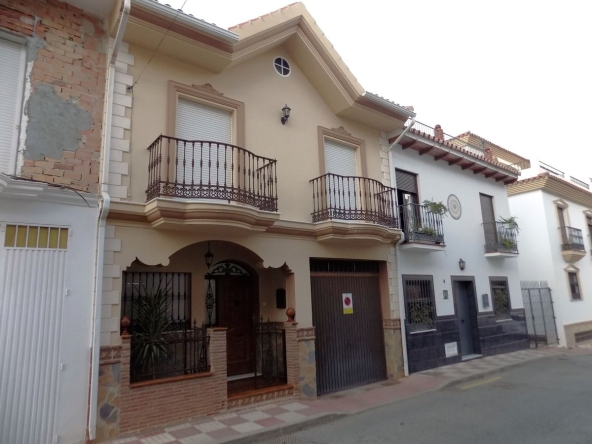 R4596973 01