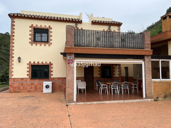 R4677964 01