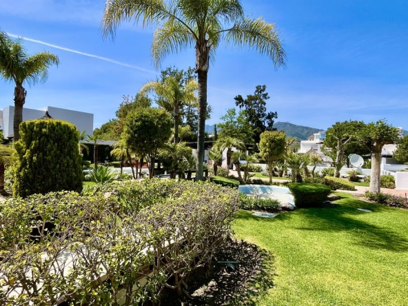 R4094857 01