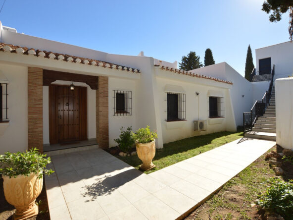 R4381762 01