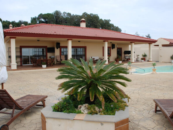 R2598008 01