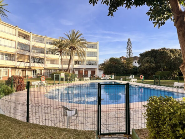 R4908718 01
