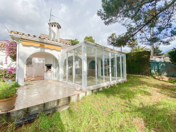 R4908952 01