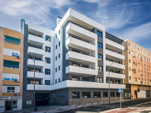 R4165081 01
