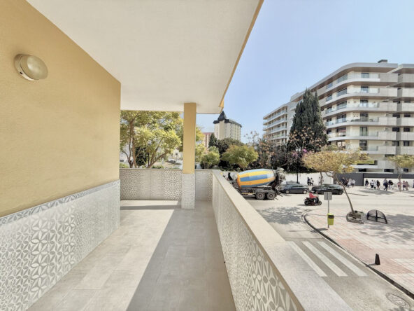 R4776943 01
