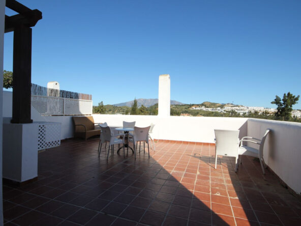 R4943221 01