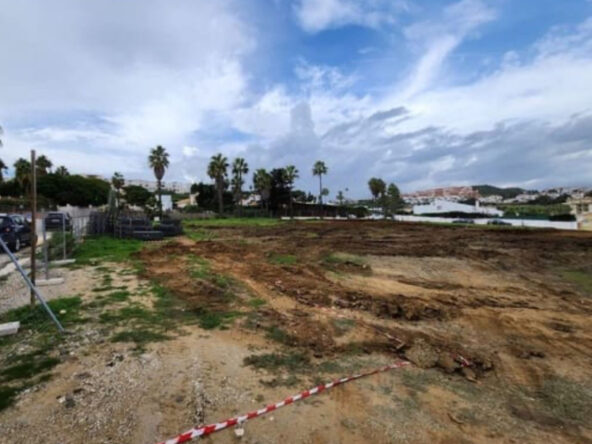 R4943614 01
