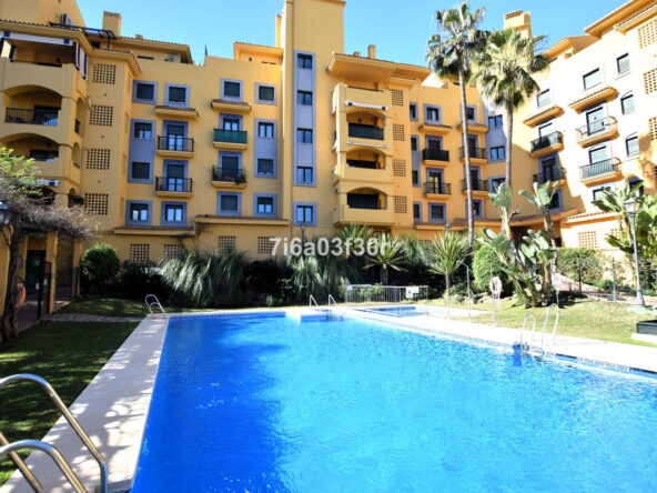 R4951957 01