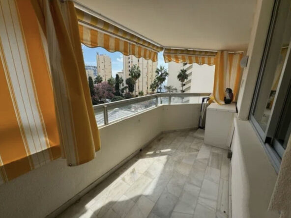 R4954273 01
