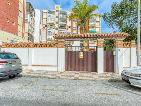 R4967722 01