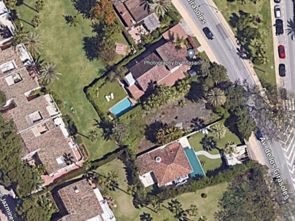 R4436953 01