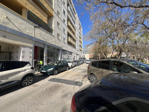 R4958260 01