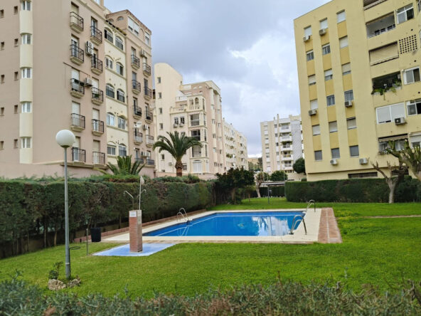 R4974847 01