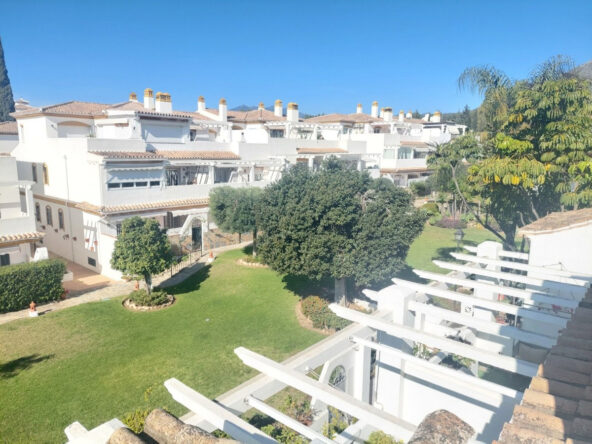 R4976116 01