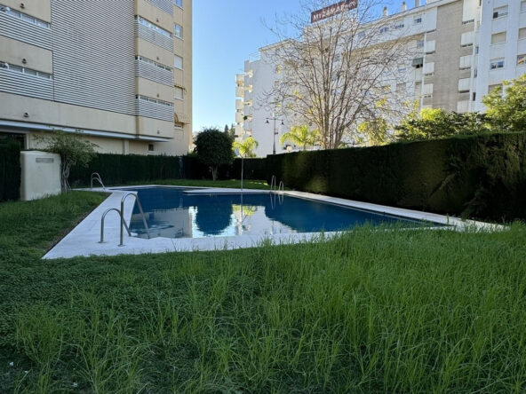 R4988005 01