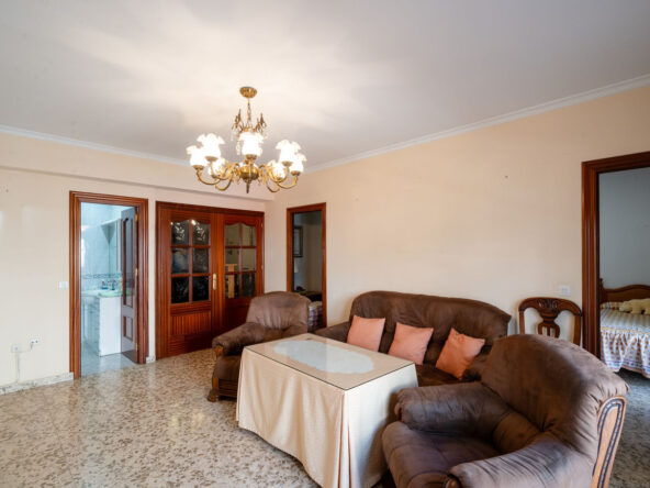 R4989523 01