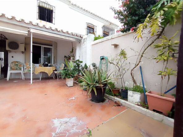 R4990777 01