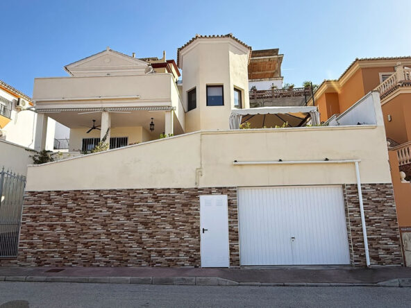 V4897381 01