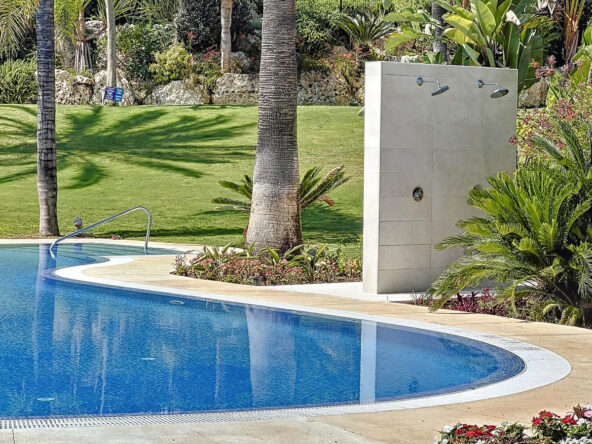 R4326310 01