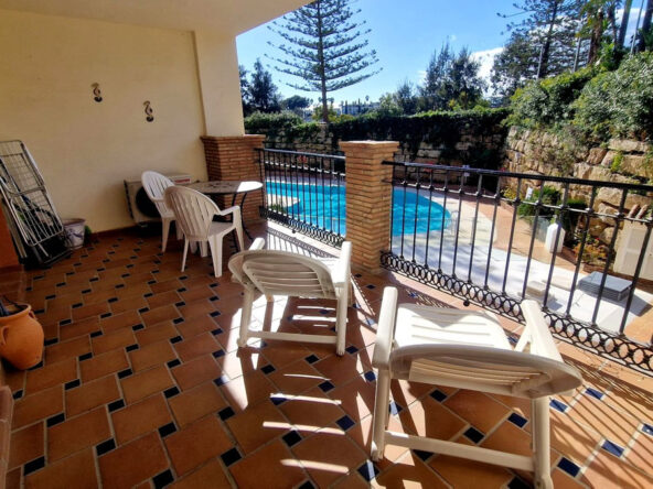 R4950832 01