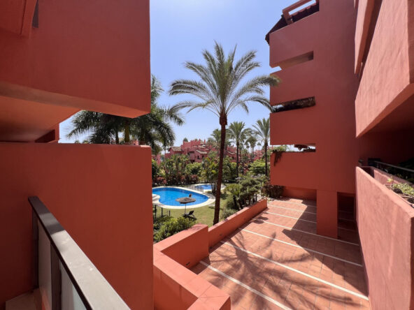 R4992241 01