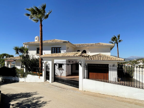 R4265473 01