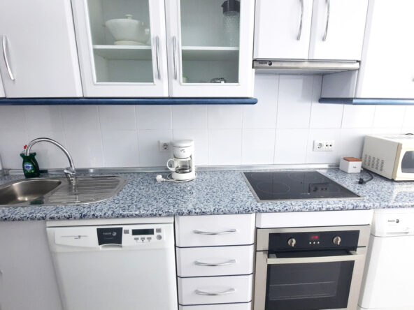 R4918243 01