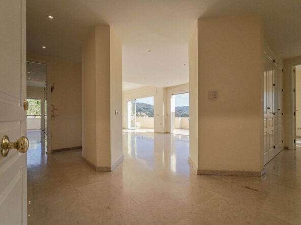 R4955512 01