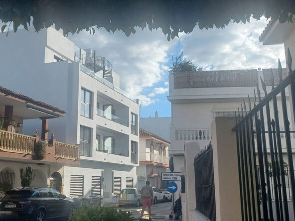 R5047576 01