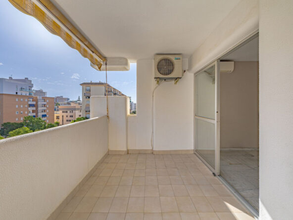 R5131618 01