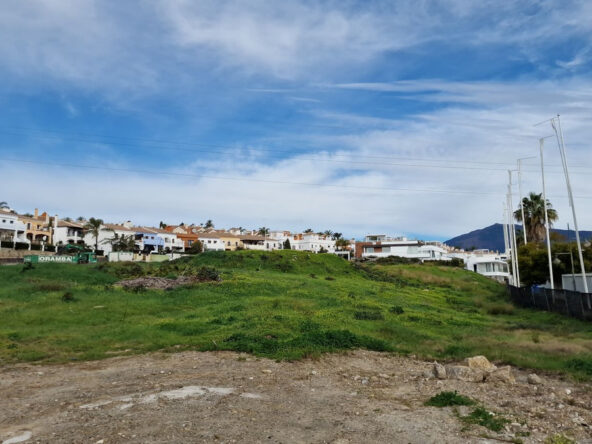 R4252657 01
